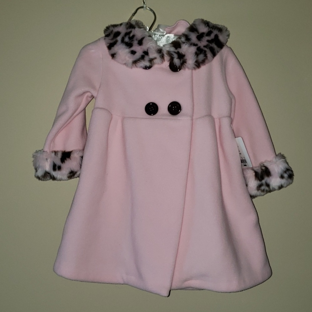 SOLD ⭐HP!⭐ Plushy Faux Fur Soft Pink Coat/Hat - Picture 4 of 8
